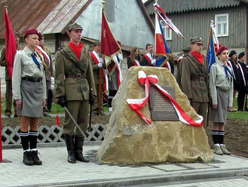 Poswięcenie Tablicy Smoleńskiej 2012 020